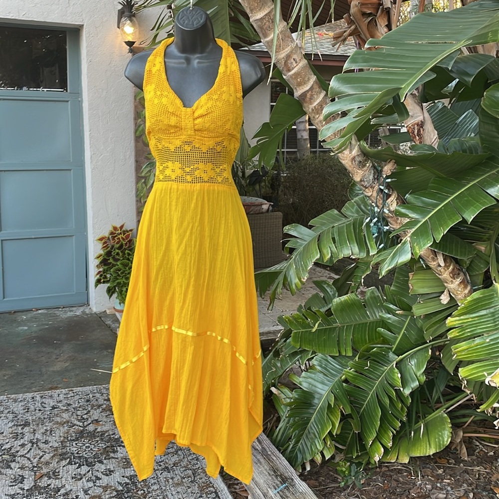 Crochet, asymmetric handkerchief, ham halter dress